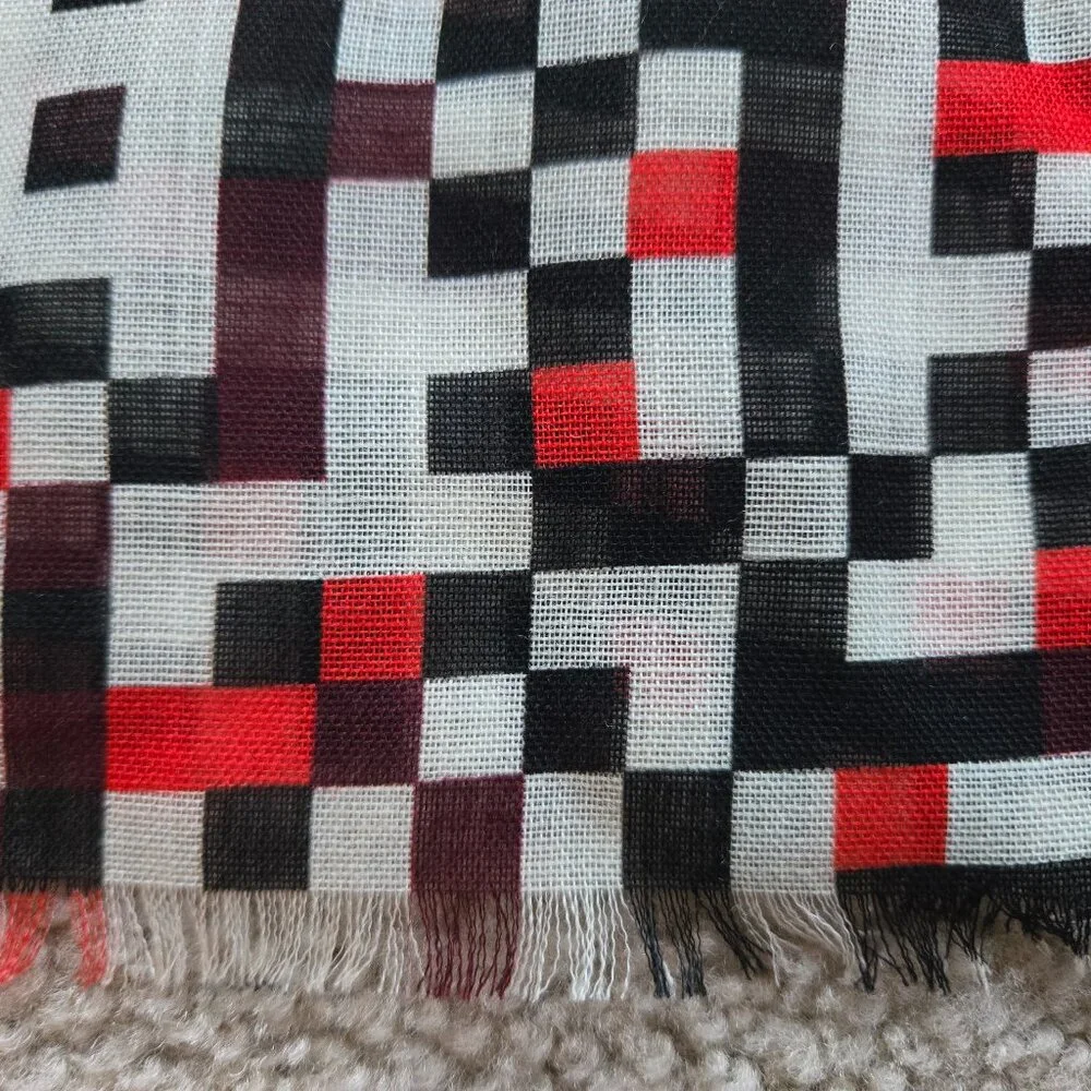100% wool scarf geometric pattern